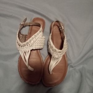 Weaved White Sandles
